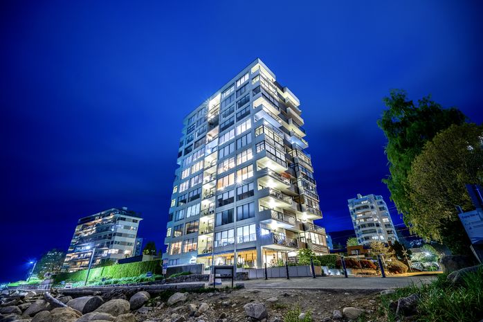 2E - 111-18th Street, West Vancouver, BC