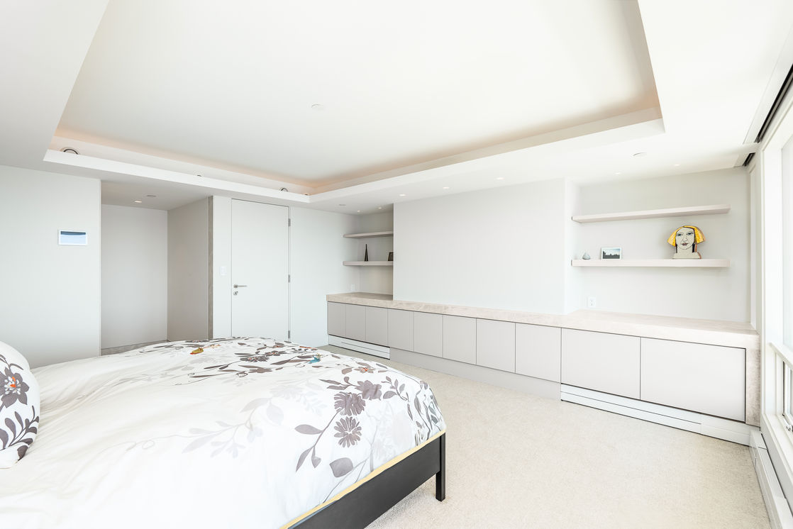 Master suite & built-ins