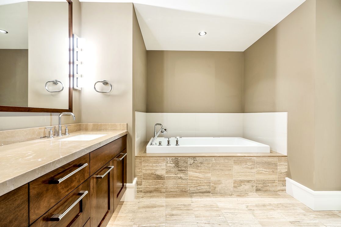 MASTER ENSUITE