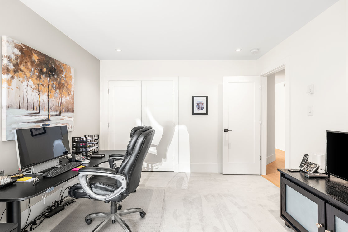 Bedroom/Office