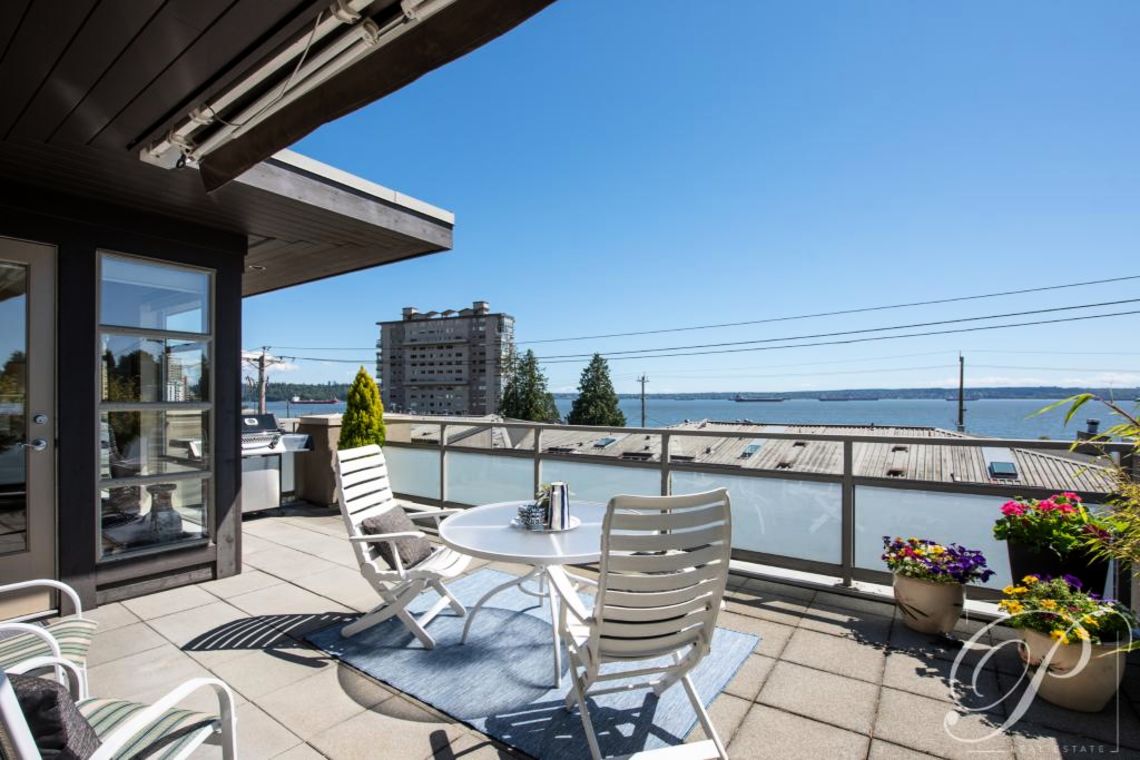 Photo of 204-2418 Marine Drive, Dundarave, WEST VANCOUVER, BC