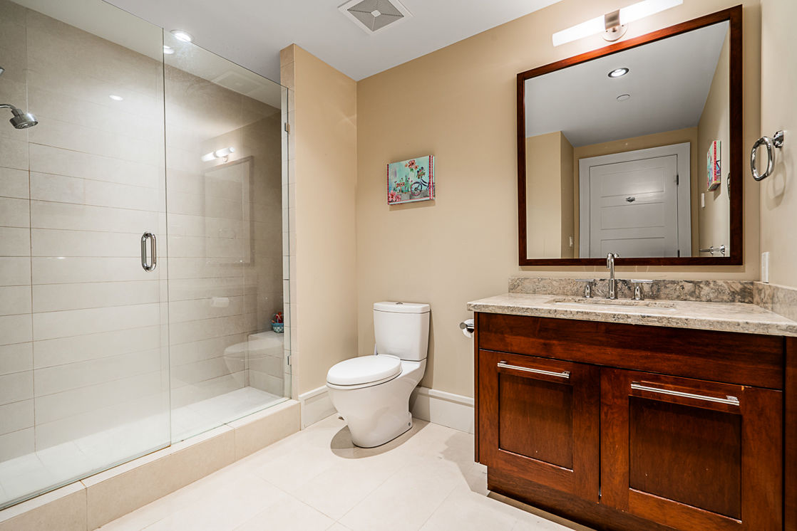 GUEST BEDROOM ENSUITE BATHROOM