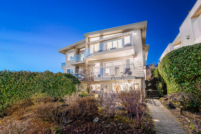 2343 Bellevue Ave, West Vancouver, BC