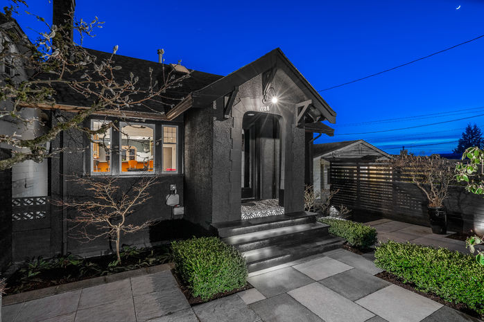 1128 Duchess Ave, West Van (South Side!), West Vancouver, BC