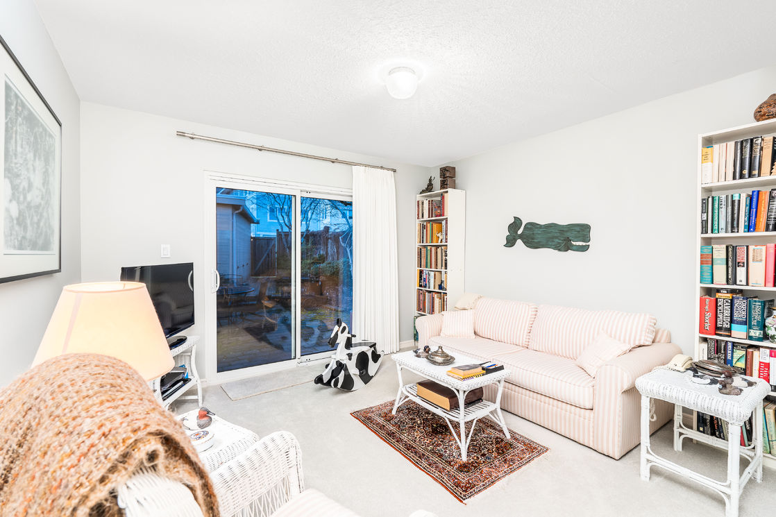 Den/Bedroom