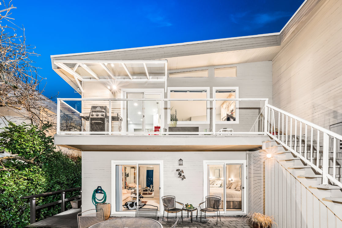 Back access to garage & lane