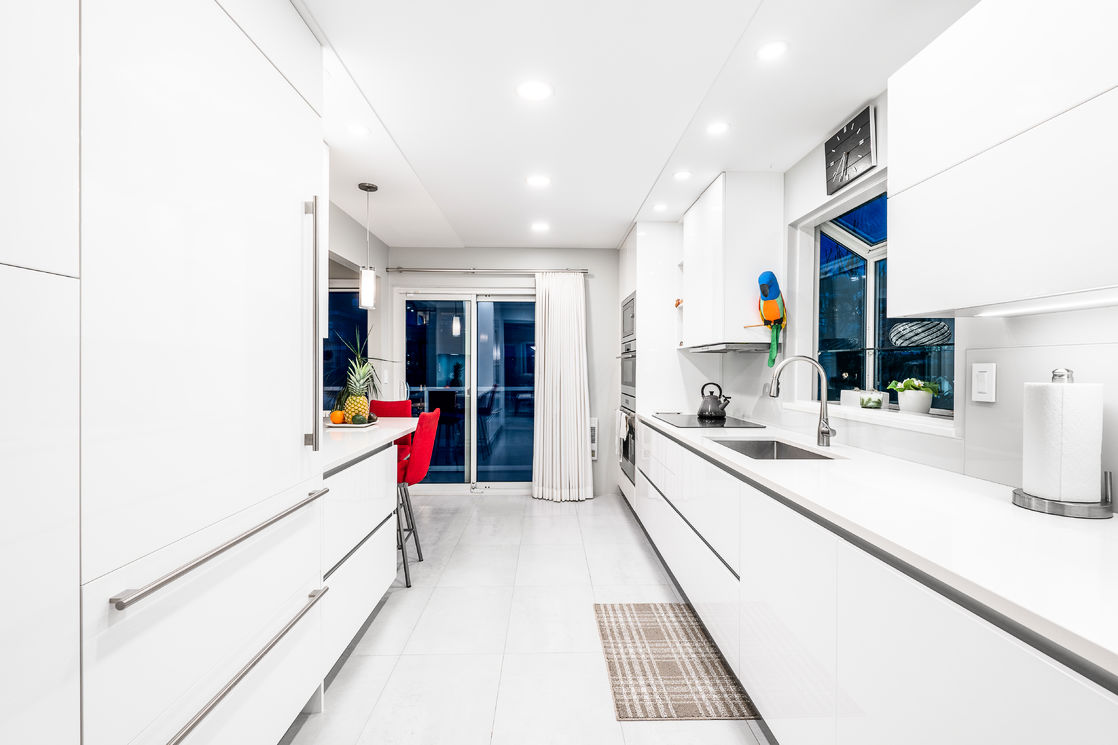 CUSTOM DESIGN KITCHEN