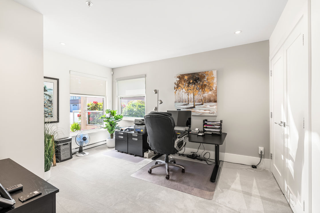 Bedroom/Office